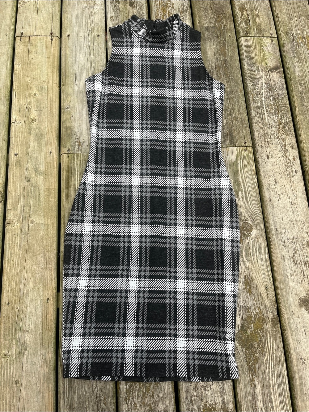le chateau Black & White Plaid Sleeveless Bodycon Dress Made in Canada Size Lg